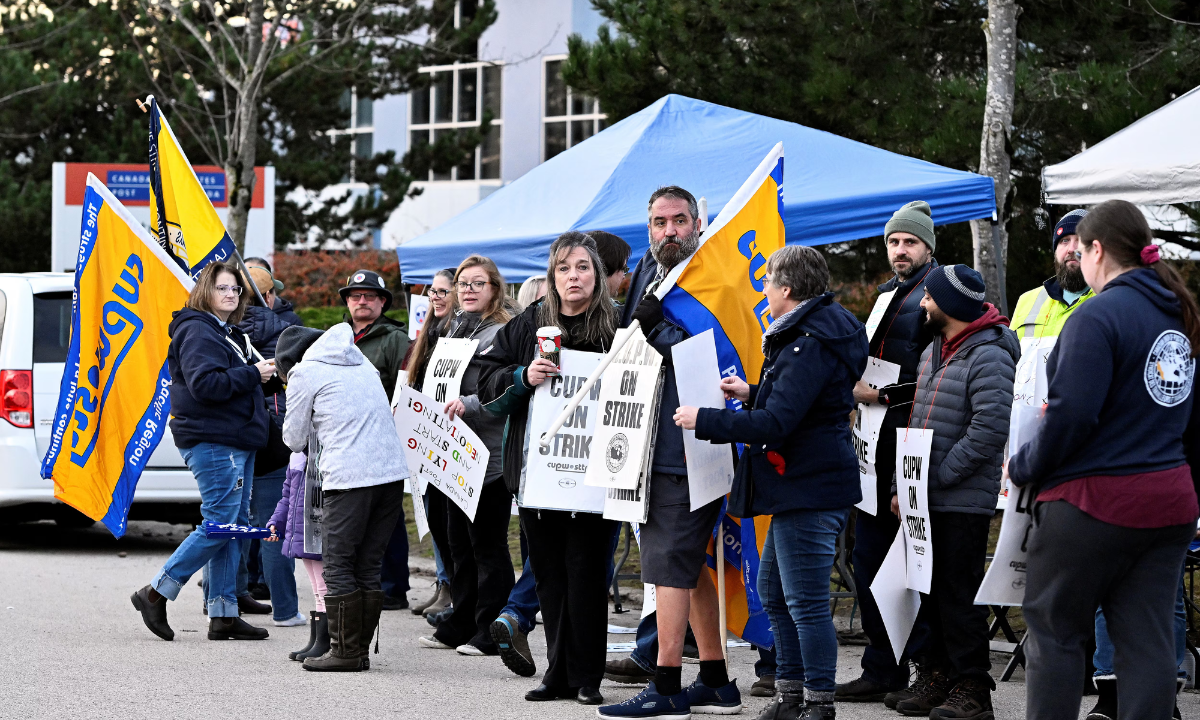 Canada Postal Workers Strike: A Deep Dive into the Ongoing Dispute